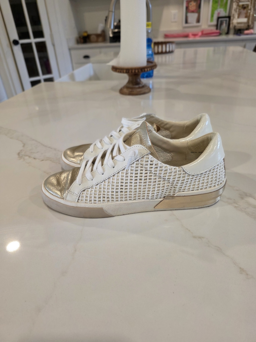 Dolce Vita Zina Sneakers Bone Gold Woven Size 10
